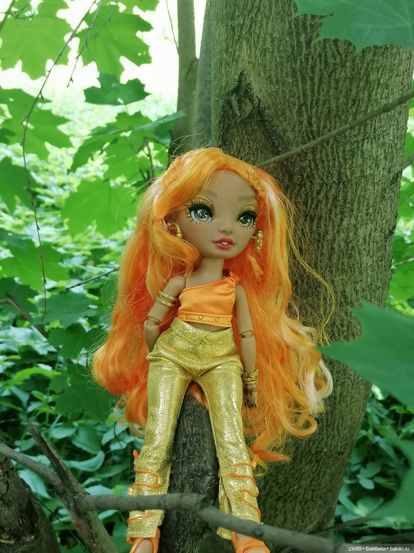 Прогулка в Кусково с куклами Rainbow High