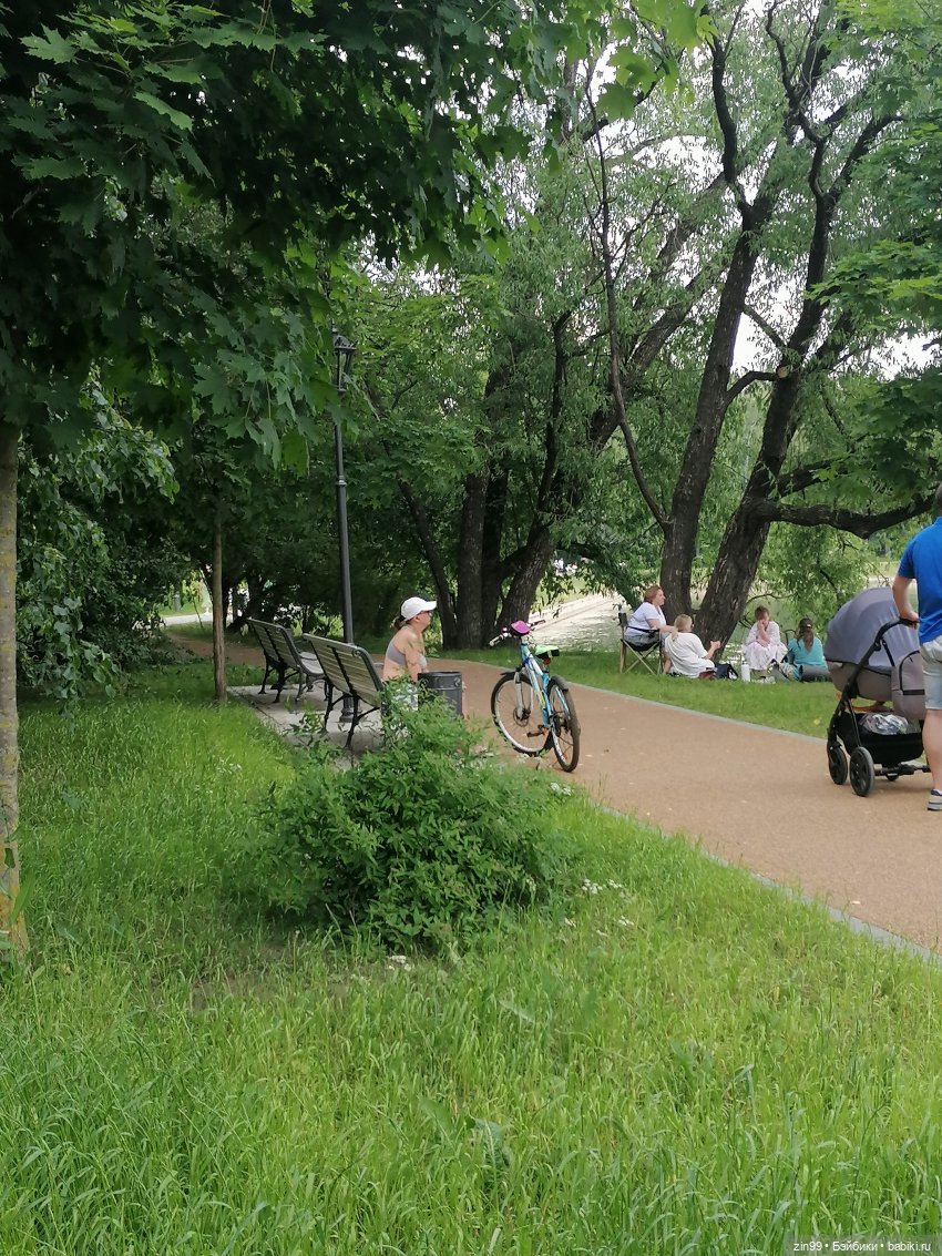 Прогулка в Кусково с куклами Rainbow High