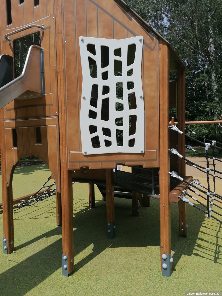 Прогулка в Кусково с куклами Rainbow High