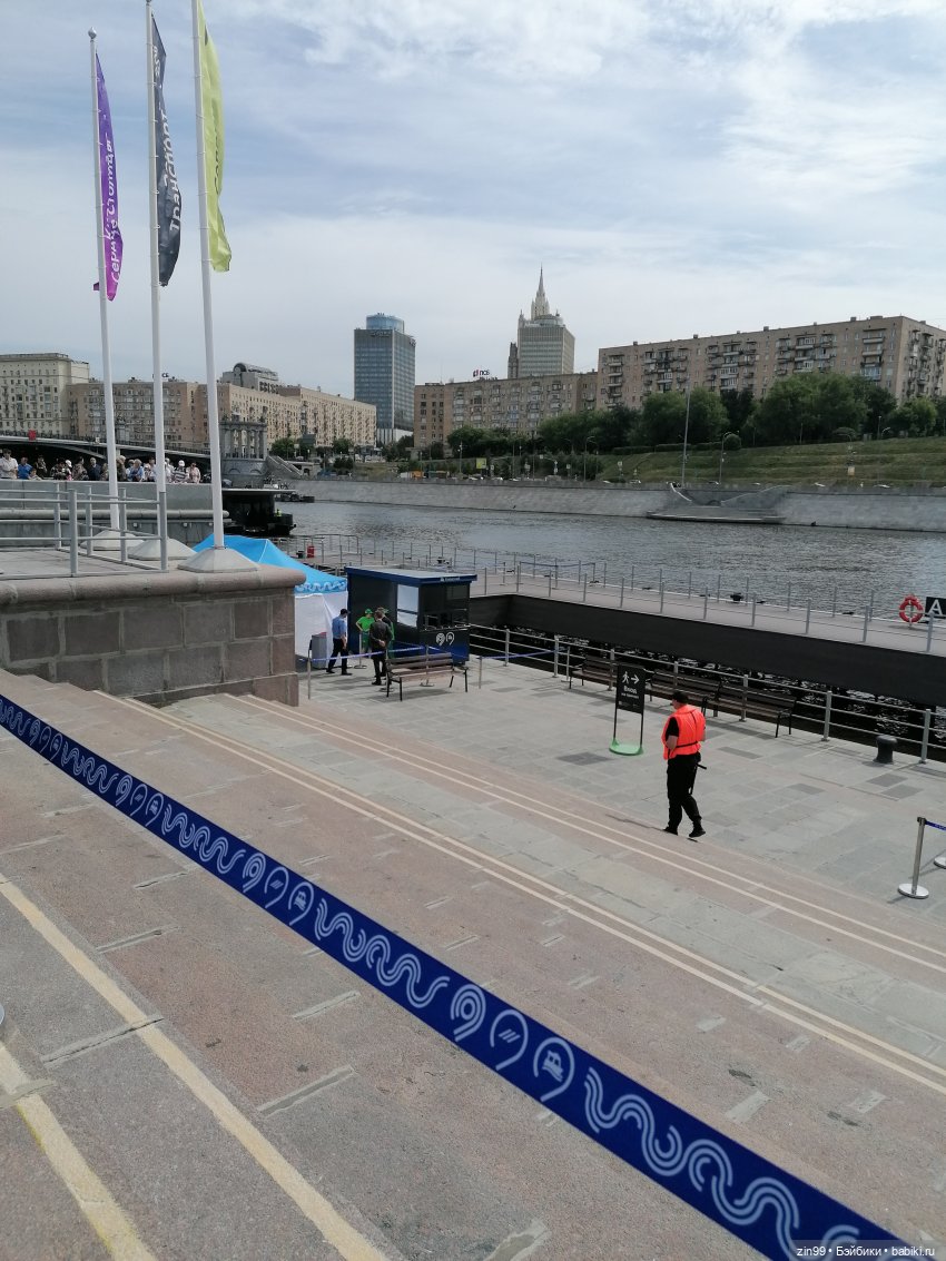 Речные трамвайчики по Москве реке, ура, едем