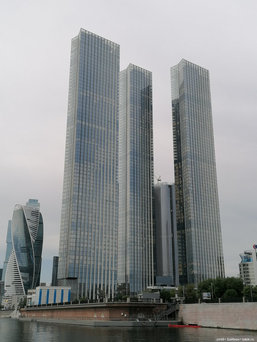 Речные трамвайчики по Москве реке, ура, едем