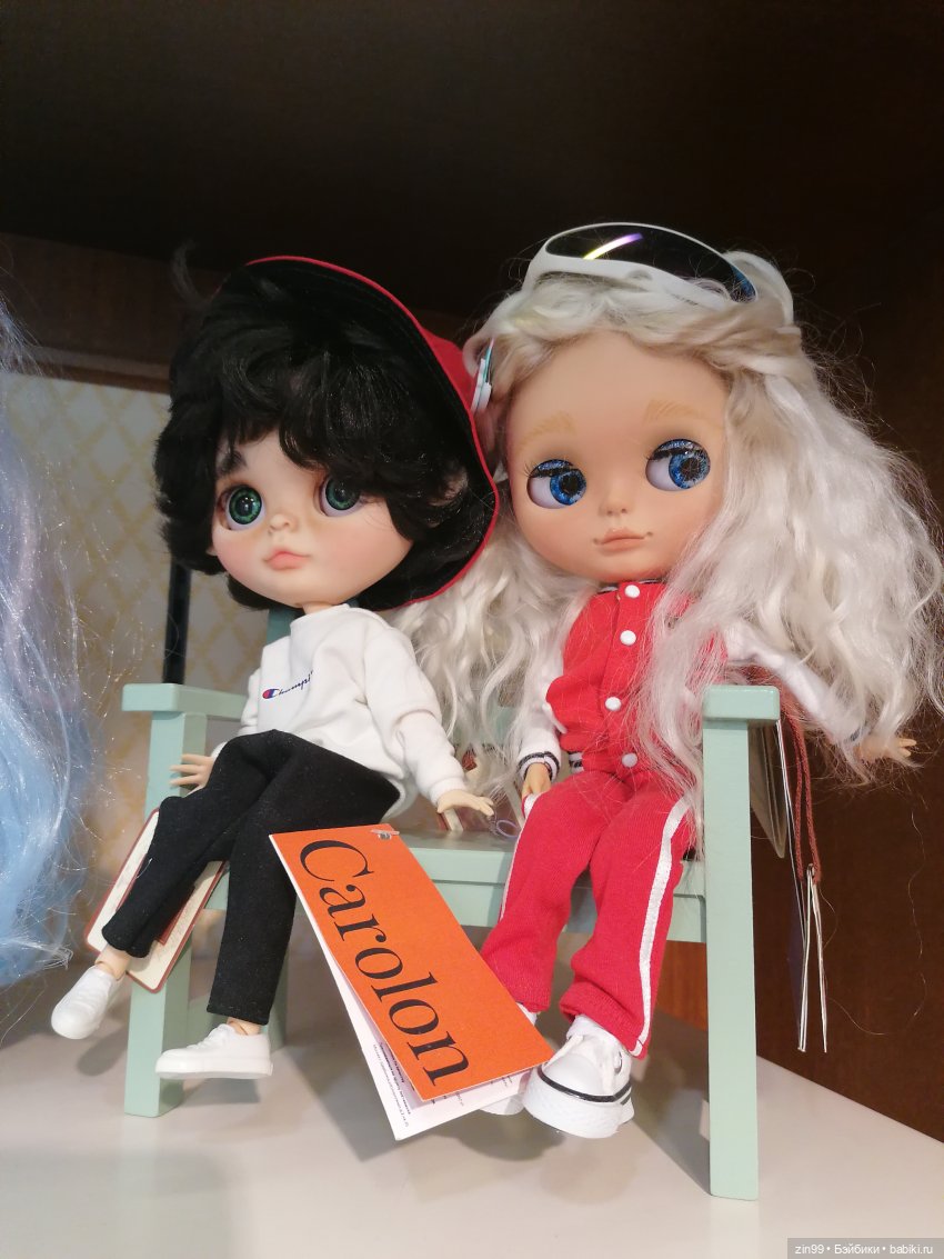 Куколки Fail Fiх на берегу водоема и в ГУМе