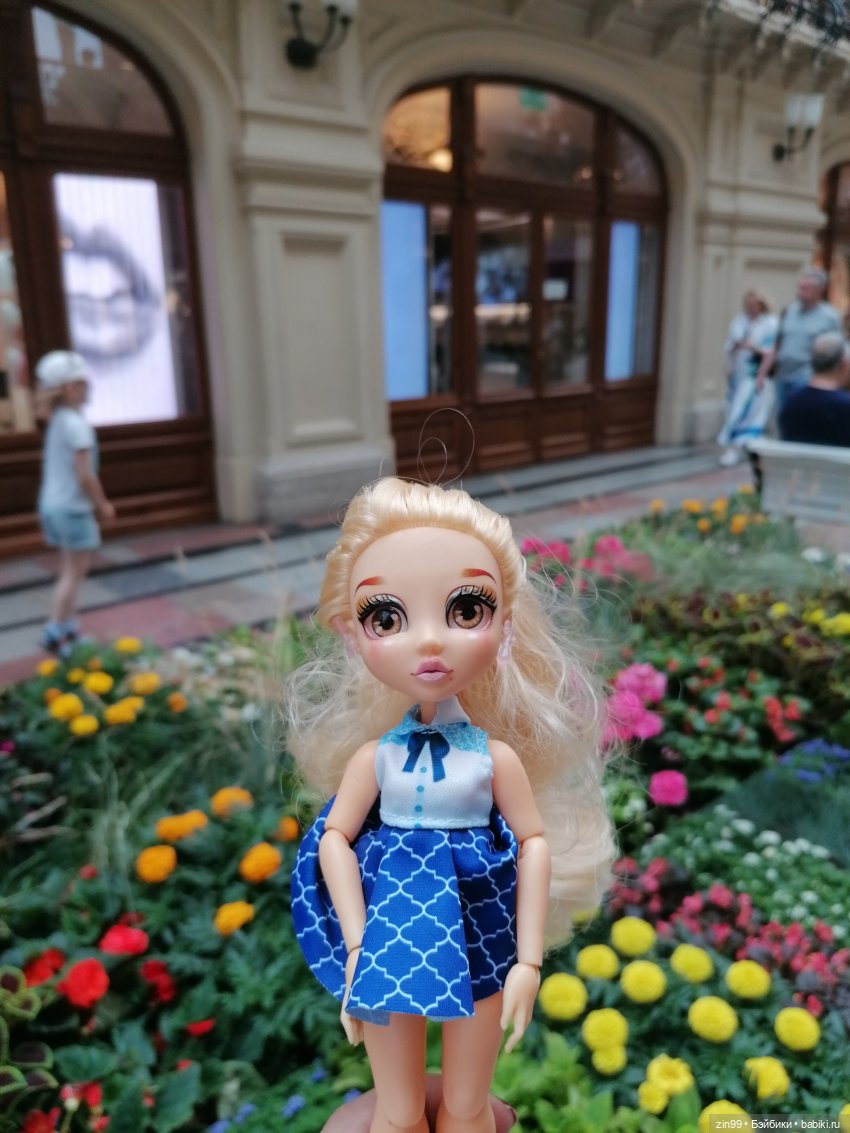 Куколки Fail Fiх на берегу водоема и в ГУМе