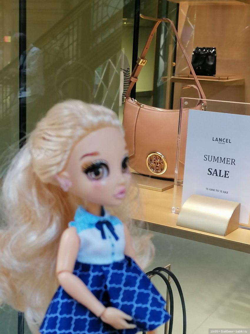 Куколки Fail Fiх на берегу водоема и в ГУМе