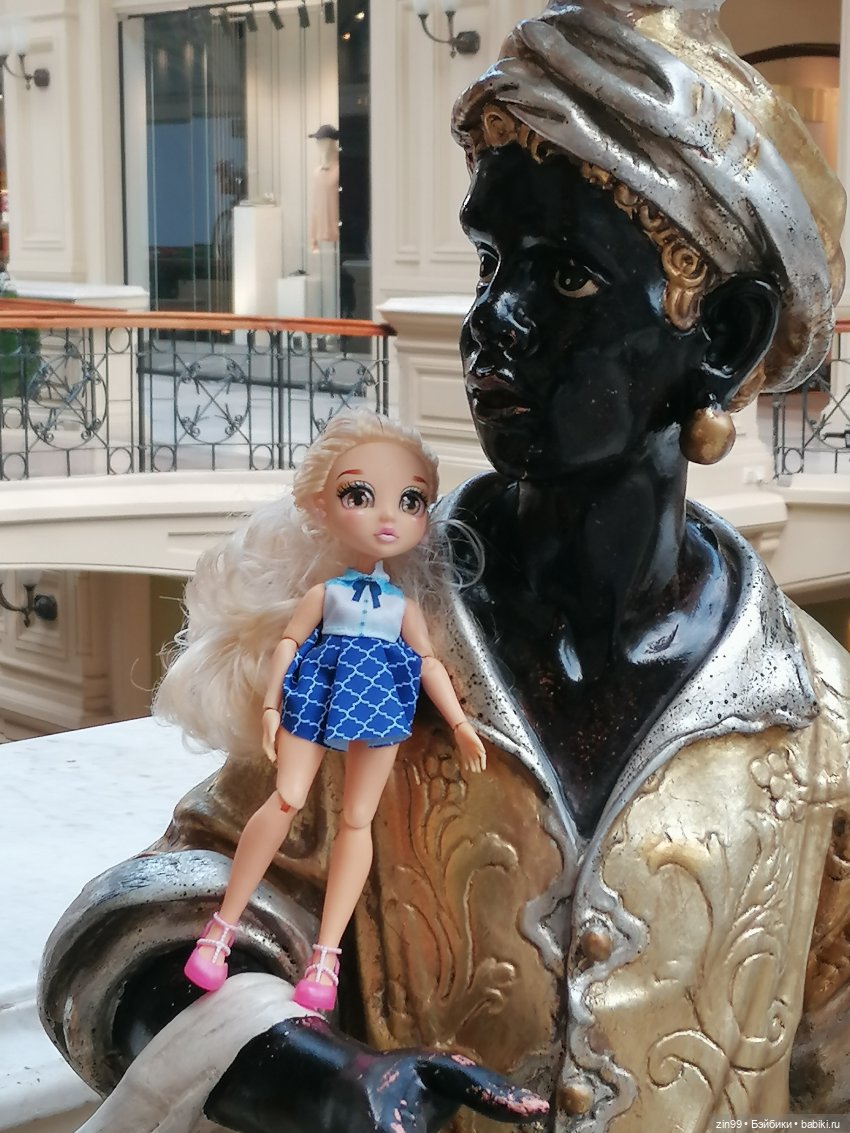 Куколки Fail Fiх на берегу водоема и в ГУМе