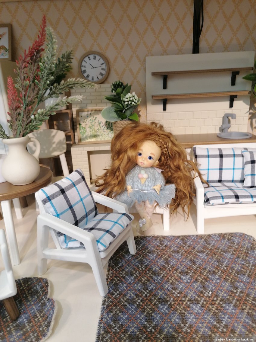 Куколки Fail Fiх на берегу водоема и в ГУМе