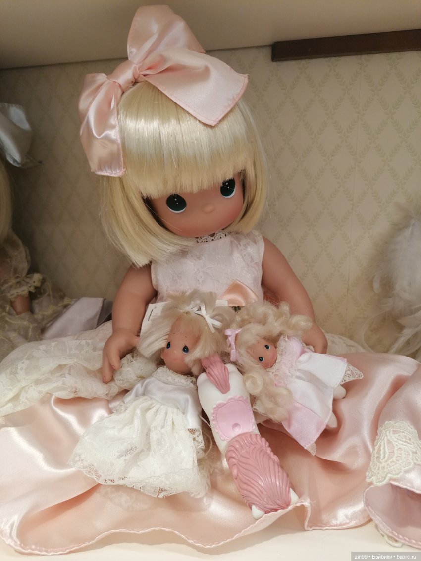 Куколки Fail Fiх на берегу водоема и в ГУМе