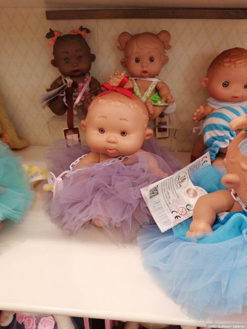 Куколки Fail Fiх на берегу водоема и в ГУМе