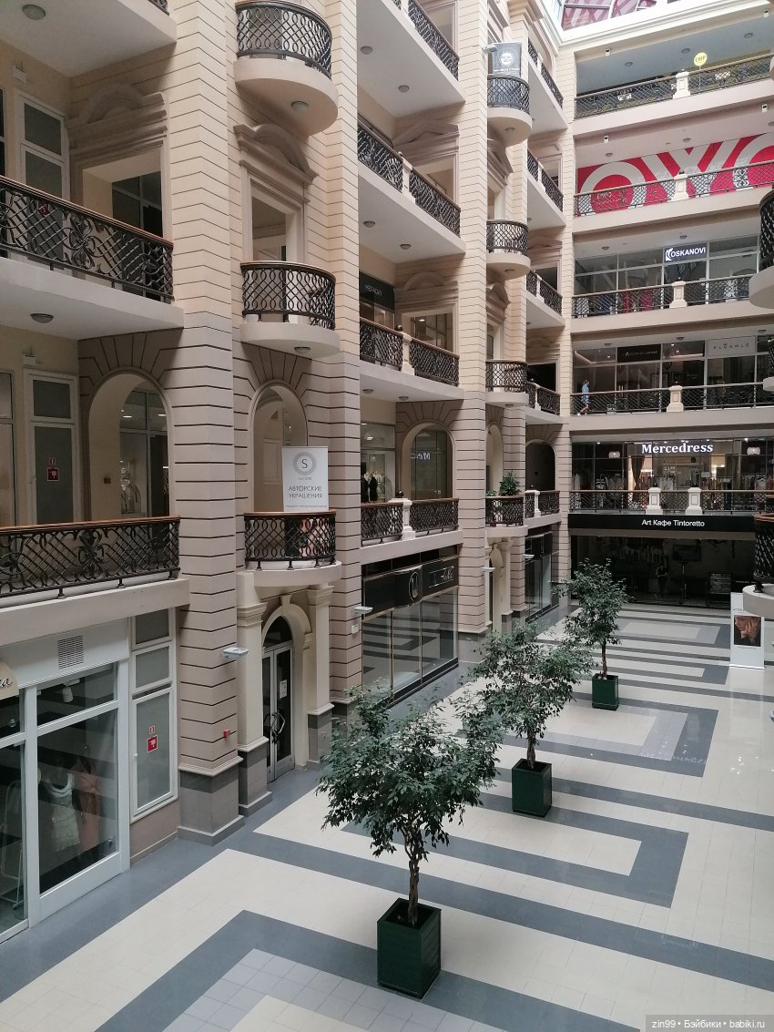 Куколки Fail Fiх на берегу водоема и в ГУМе