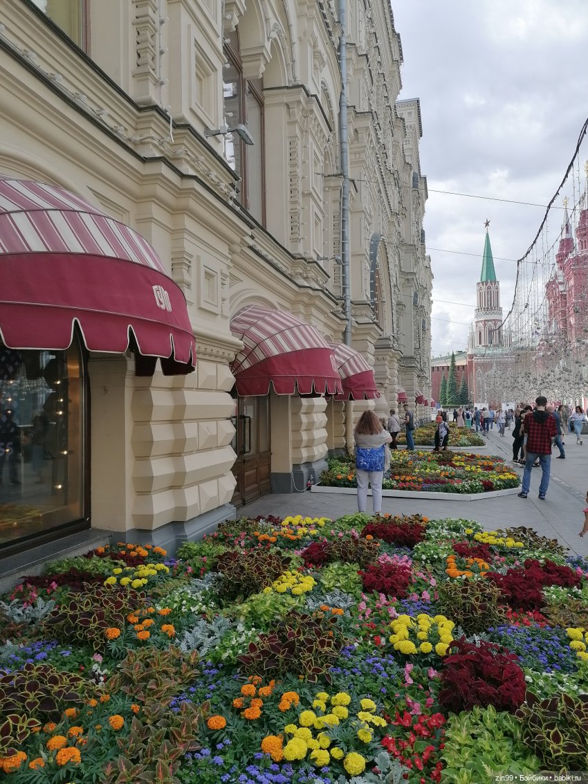 Куколки Fail Fiх на берегу водоема и в ГУМе