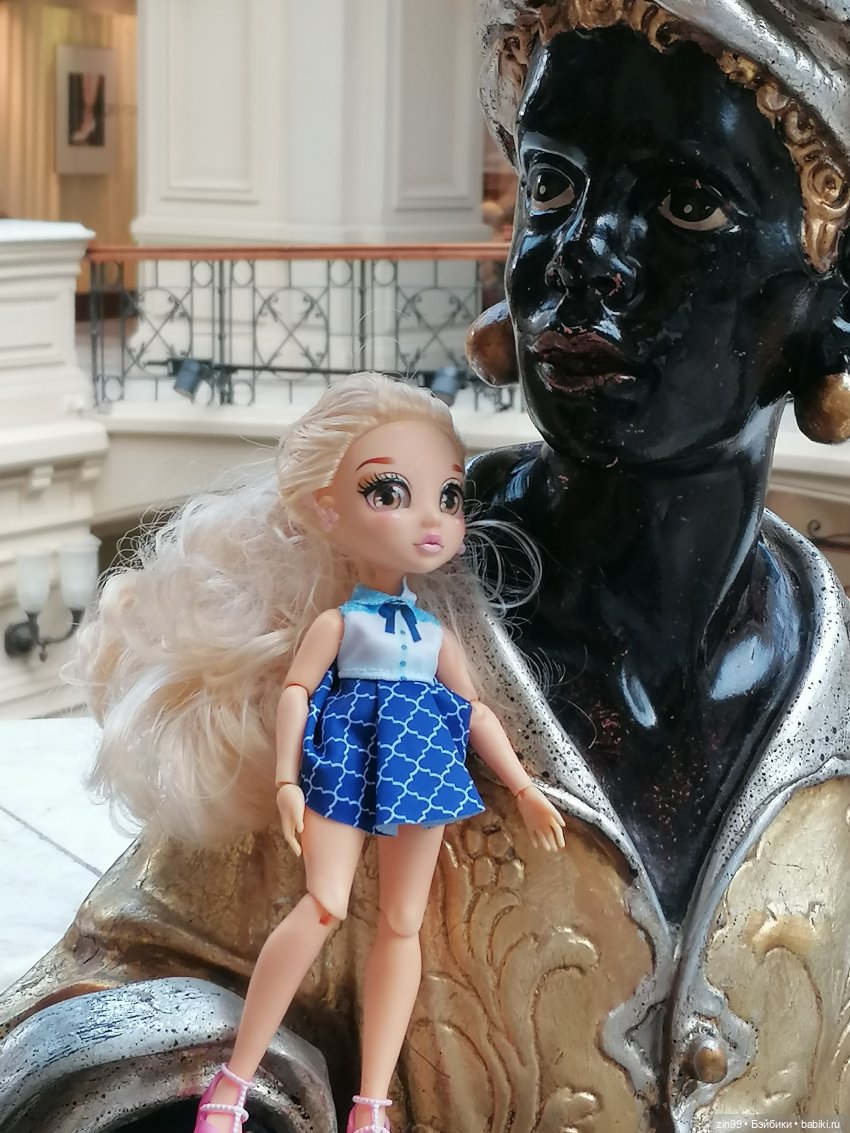 Куколки Fail Fiх на берегу водоема и в ГУМе