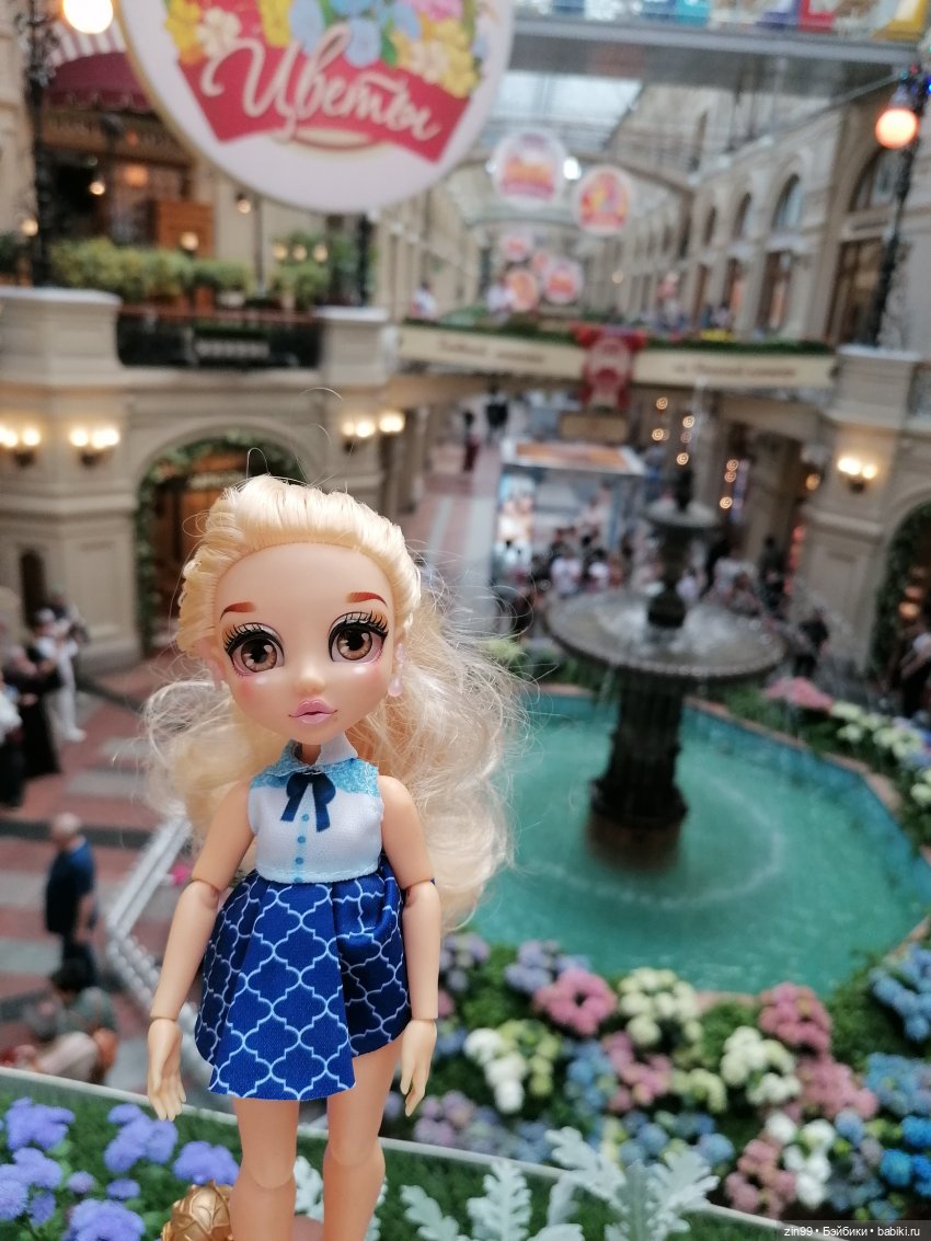 Куколки Fail Fiх на берегу водоема и в ГУМе