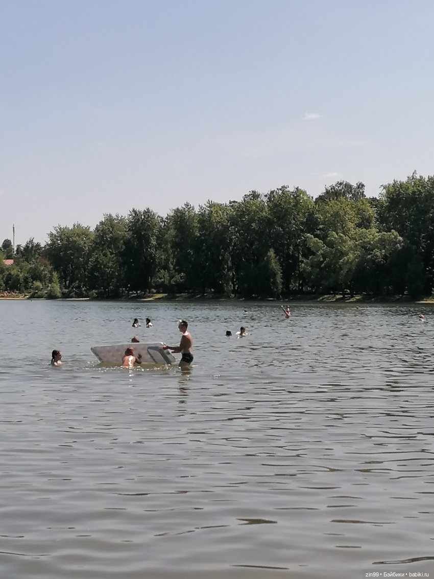 Куколки Fail Fiх на берегу водоема и в ГУМе (фото 5)