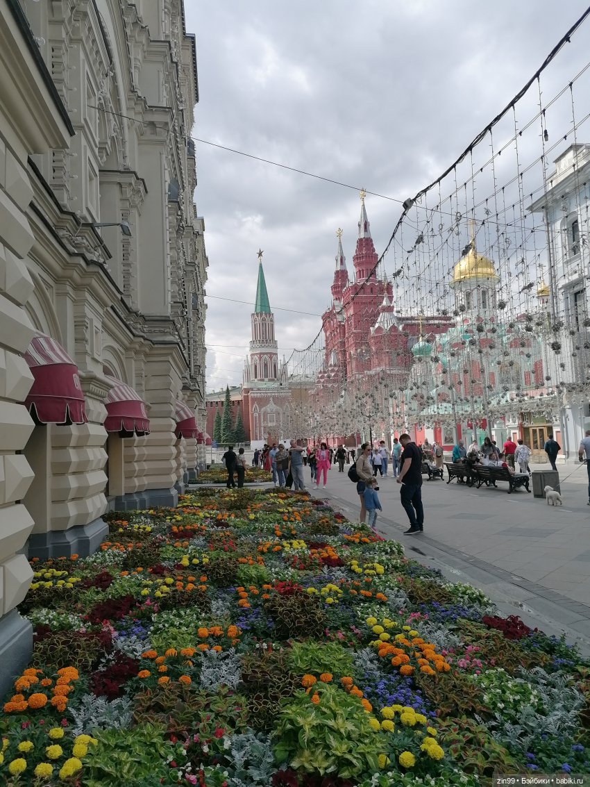 Куколки Fail Fiх на берегу водоема и в ГУМе