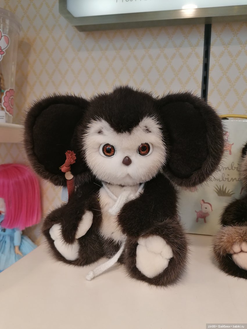 Куколки Fail Fiх на берегу водоема и в ГУМе