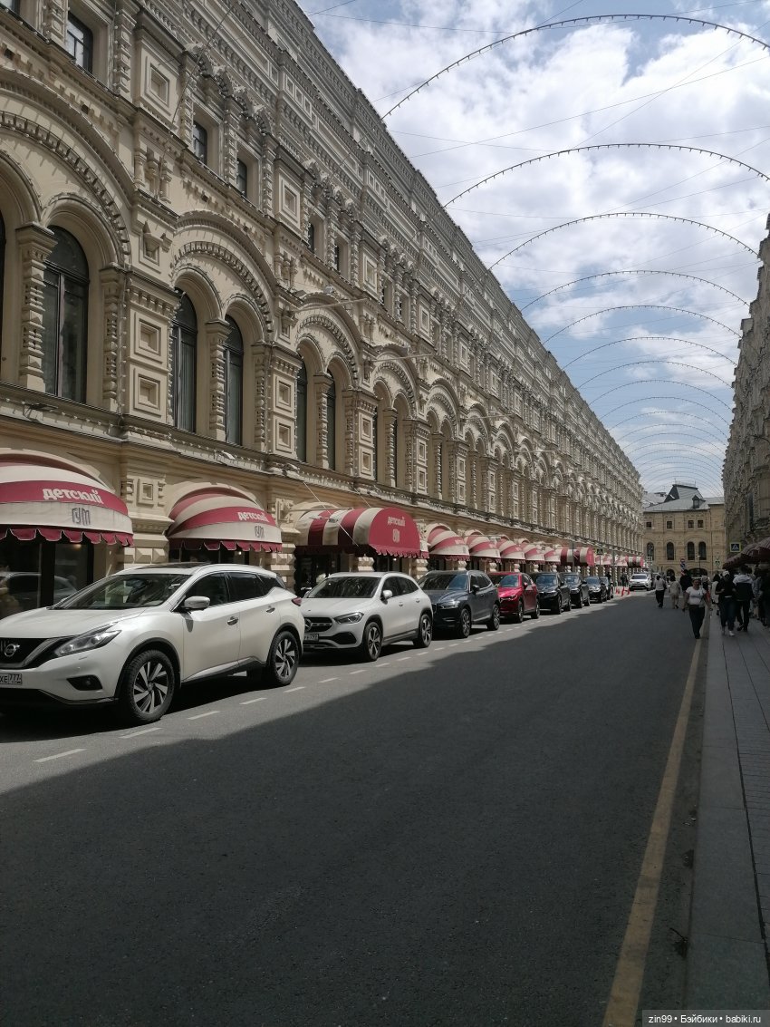 Куколки Fail Fiх на берегу водоема и в ГУМе