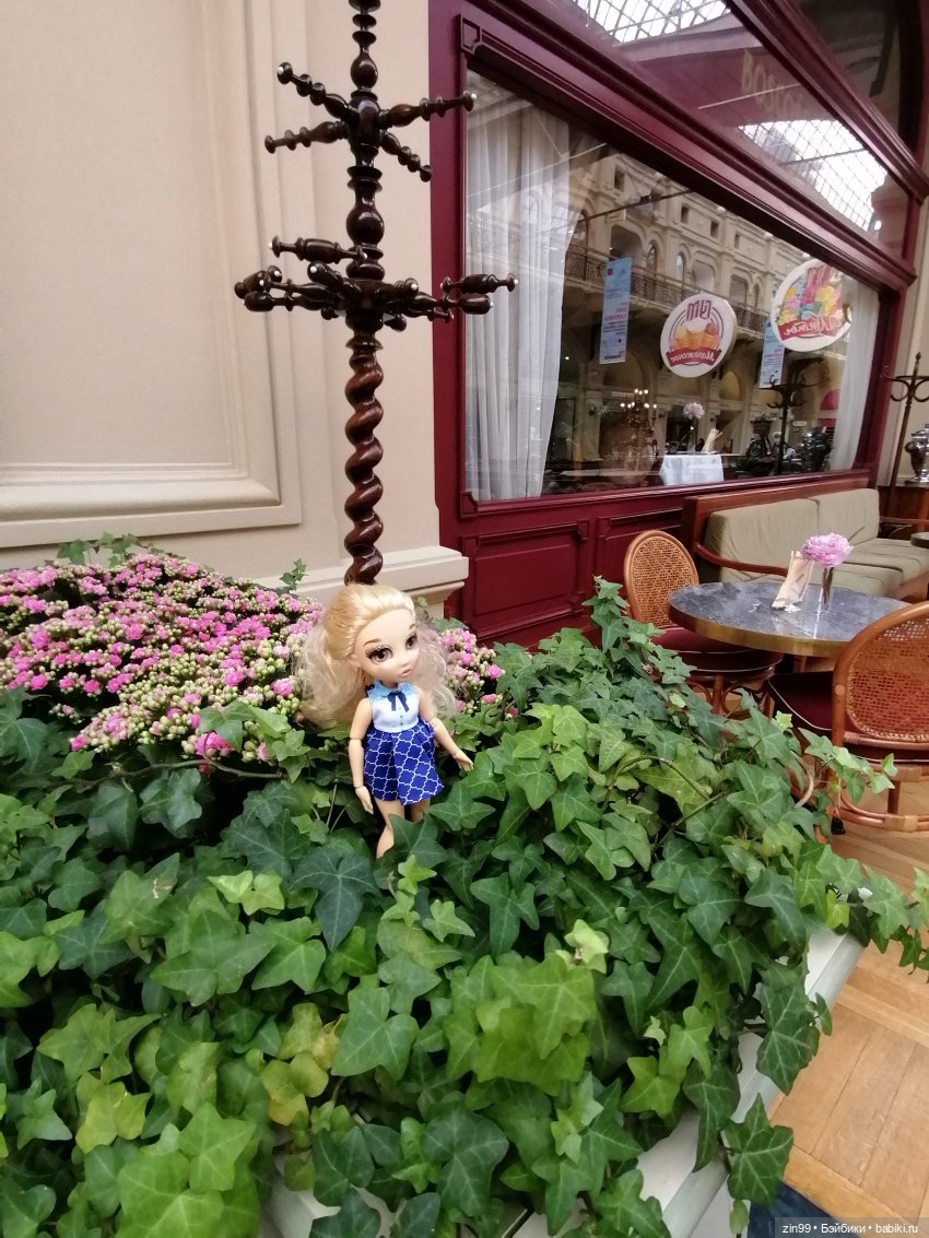 Куколки Fail Fiх на берегу водоема и в ГУМе