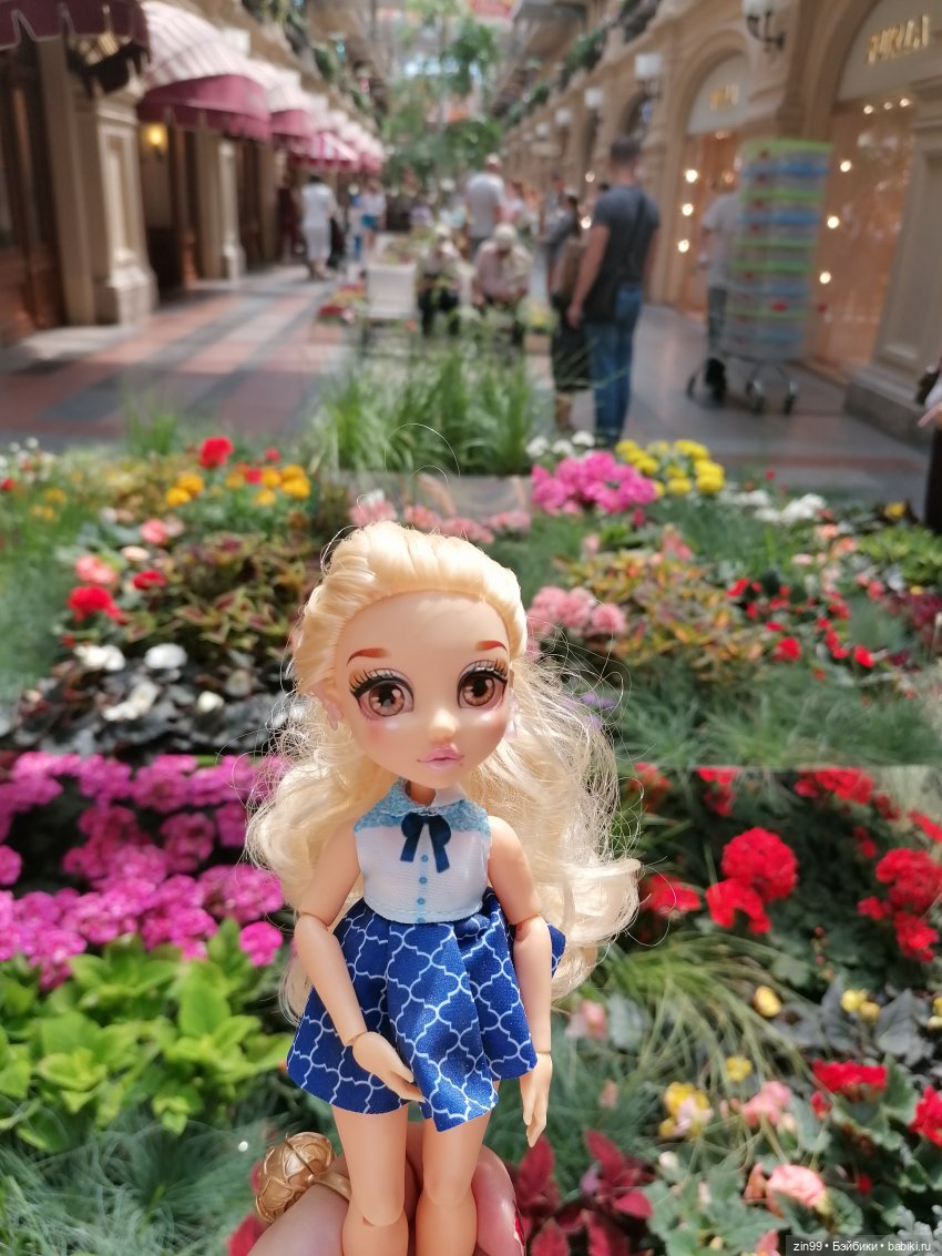 Куколки Fail Fiх на берегу водоема и в ГУМе