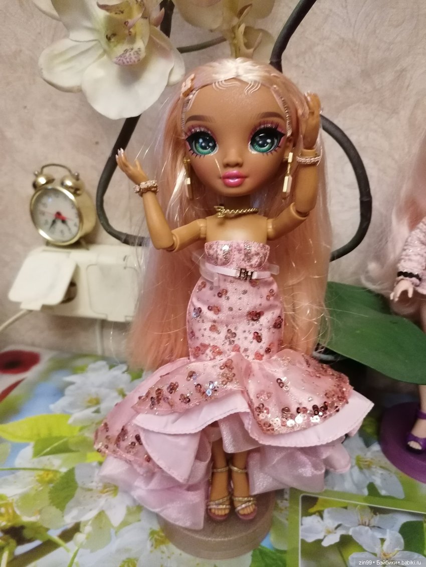 Сабрина красивая кукла Rainbow Hihg