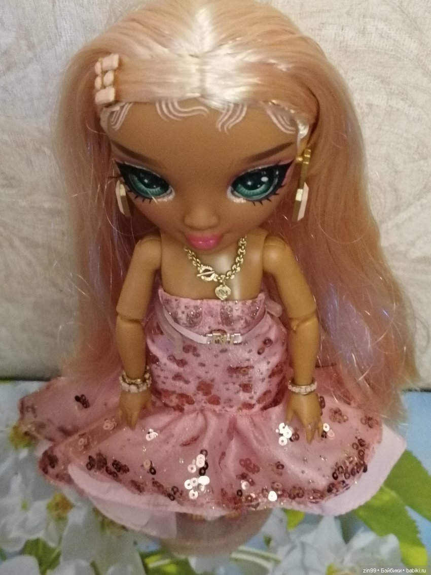 Сабрина красивая кукла Rainbow Hihg (фото 6)