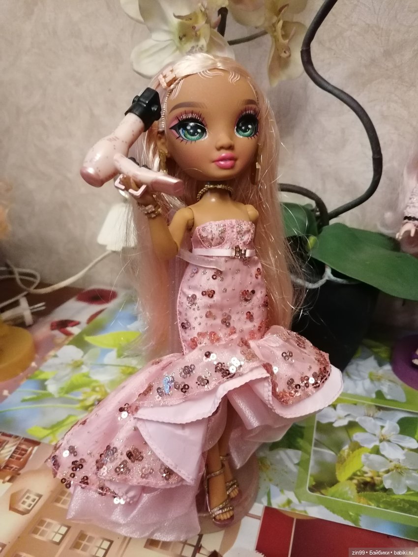 Сабрина красивая кукла Rainbow Hihg