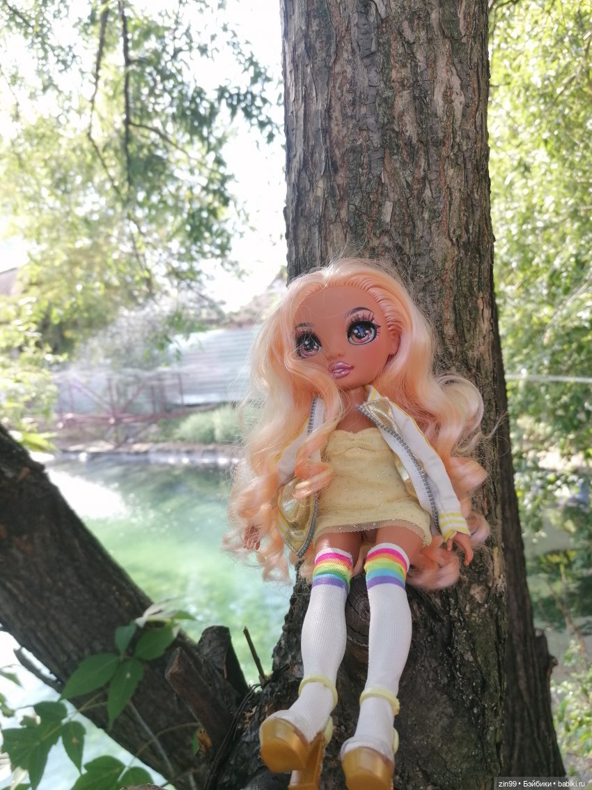 Велосипеды и куклы Rainbow High