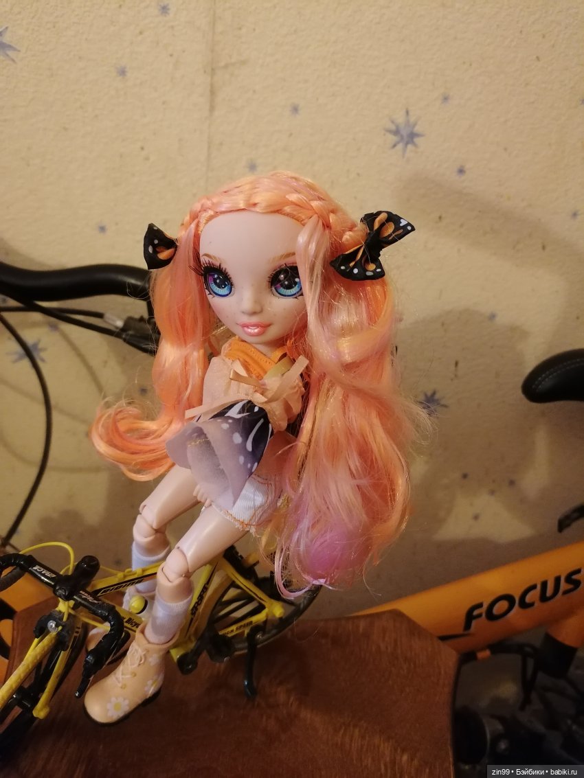 Велосипеды и куклы Rainbow High