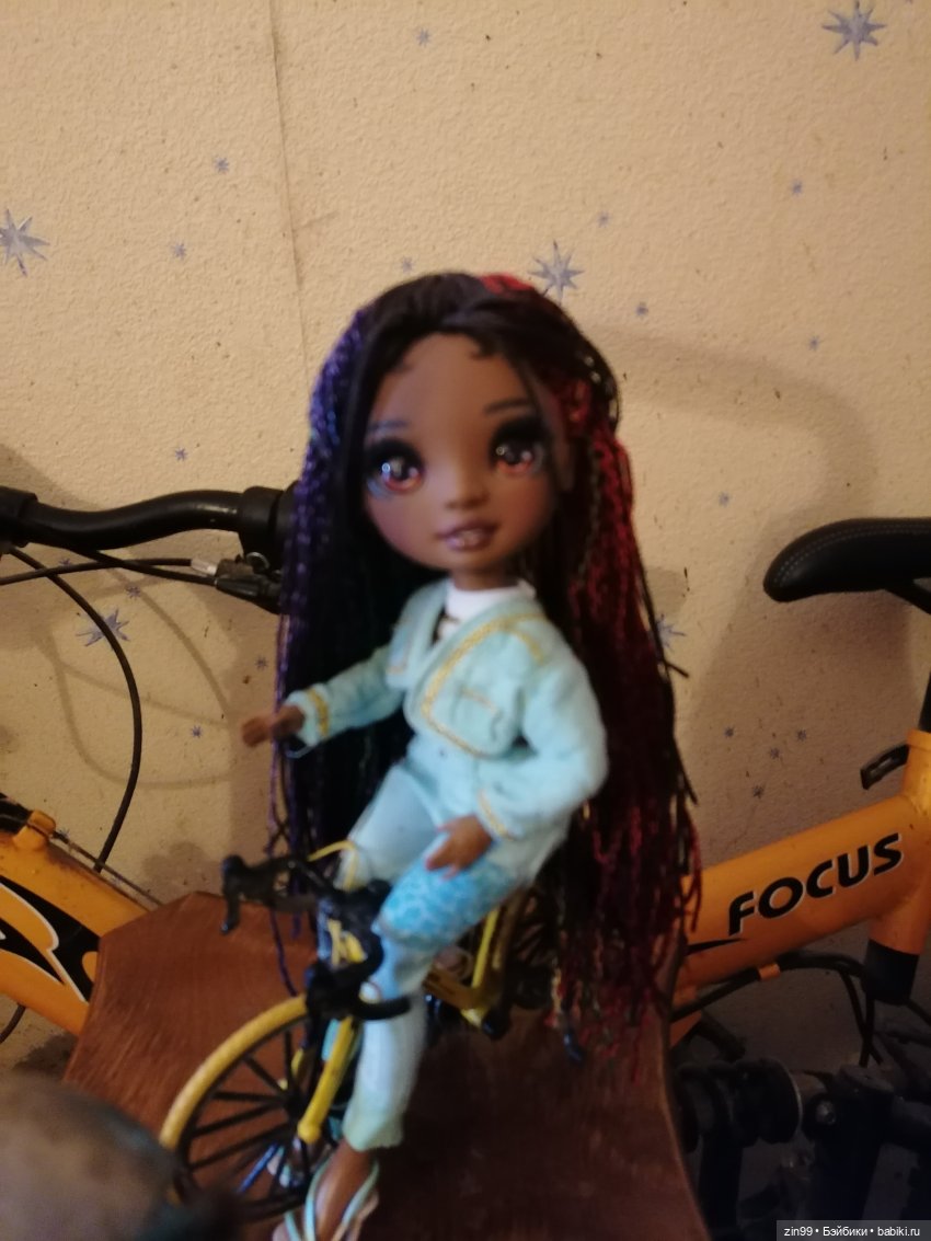 Велосипеды и куклы Rainbow High