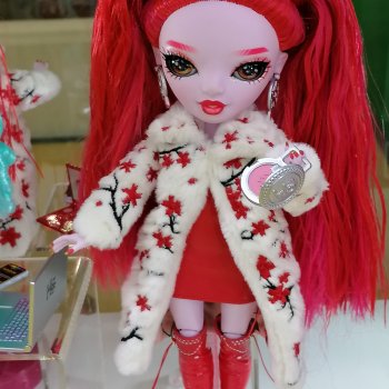 Куклы Rainbow High на выставке Мир Детства
