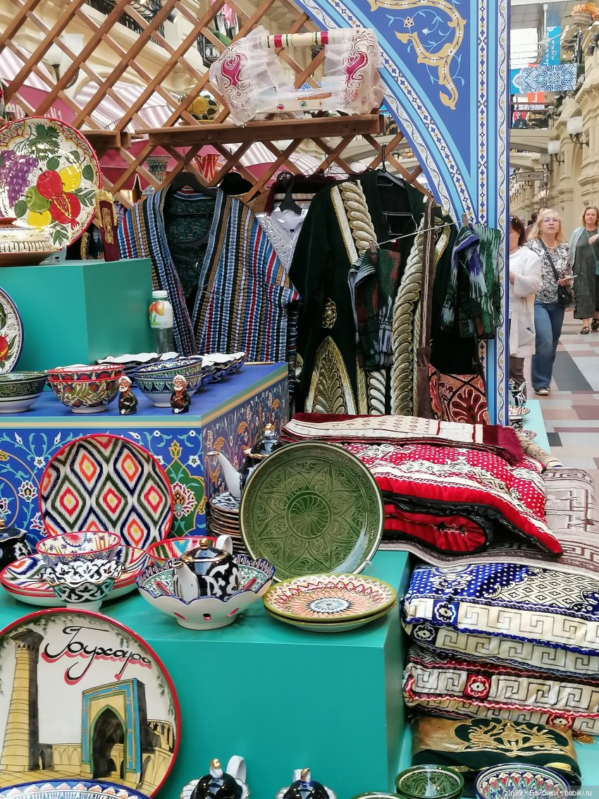 ГУМ в сентябре в Москве — Куклы Rainbow High (Рейнбоу Хай