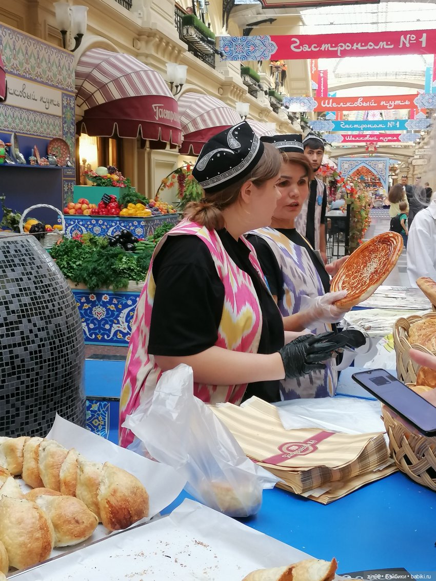 ГУМ в сентябре в Москве — Куклы Rainbow High (Рейнбоу Хай
