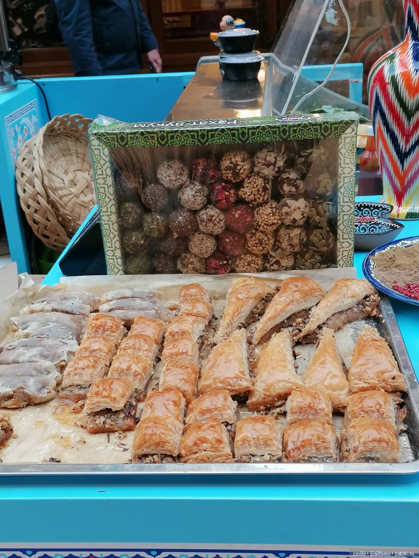 ГУМ в сентябре в Москве — Куклы Rainbow High (Рейнбоу Хай