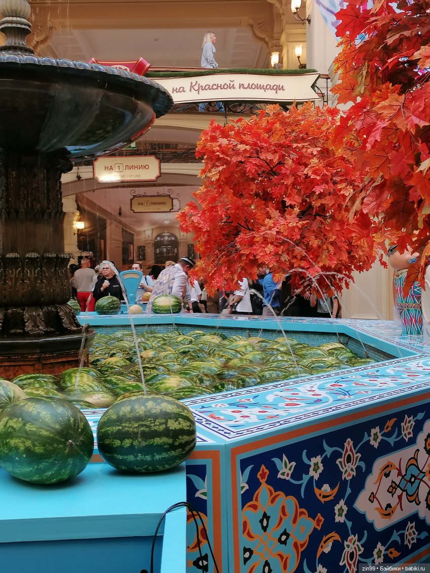 ГУМ в сентябре в Москве — Куклы Rainbow High (Рейнбоу Хай