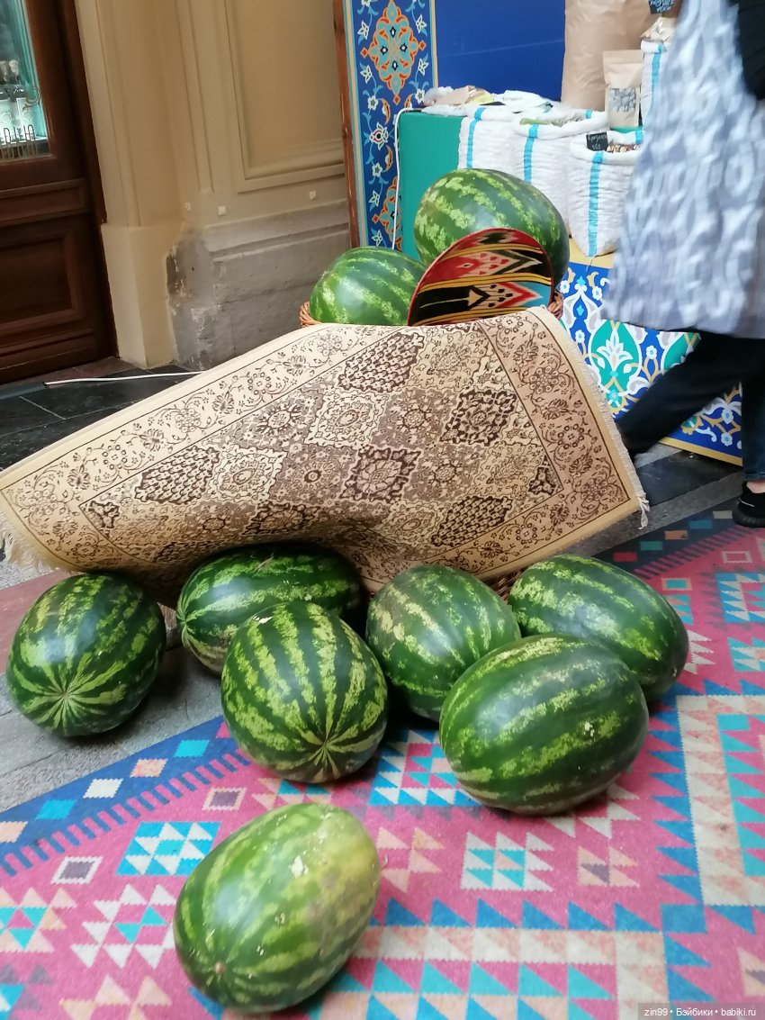 ГУМ в сентябре в Москве — Куклы Rainbow High (Рейнбоу Хай