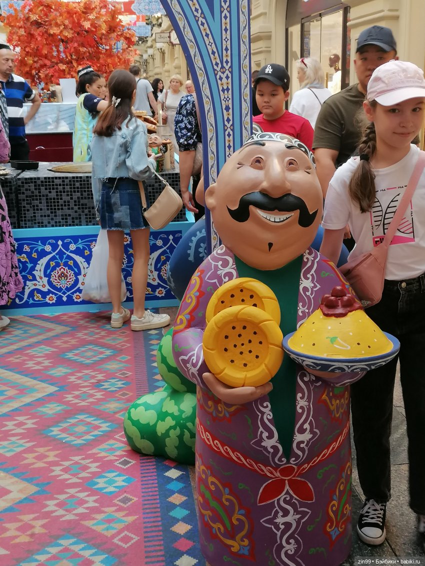 ГУМ в сентябре в Москве — Куклы Rainbow High (Рейнбоу Хай (фото 6)