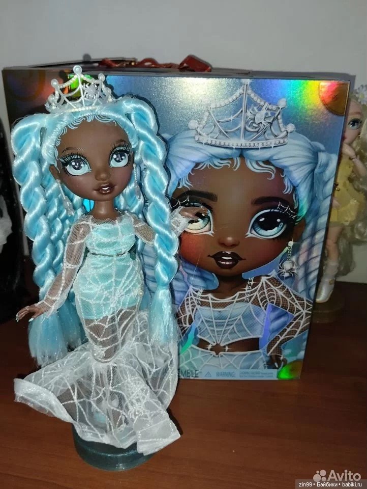 Девочка с голубыми волосами Робин | Бэйбики Девочка с голубыми волосами Робин (фото 4)