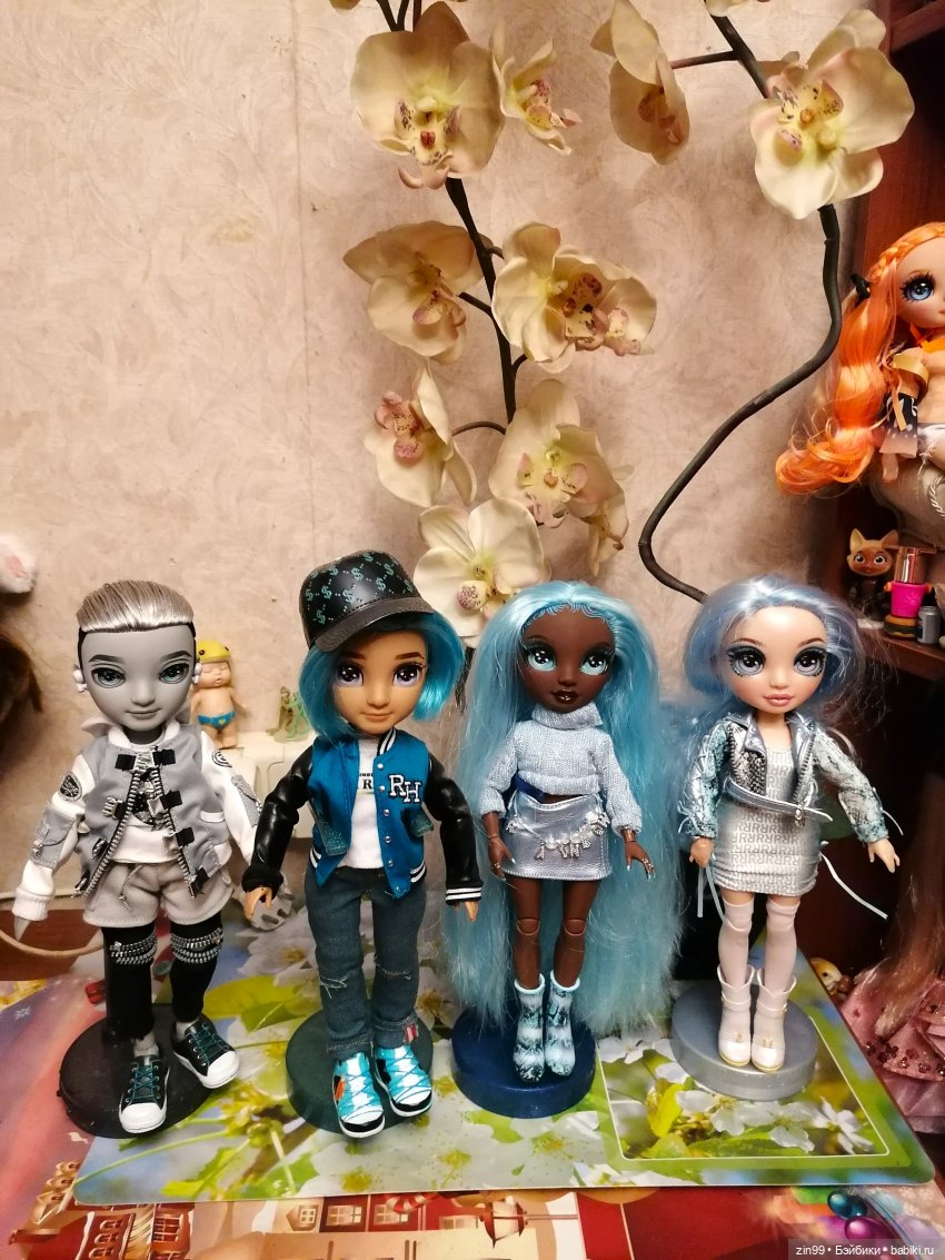 Девочка с голубыми волосами Робин | Бэйбики Девочка с голубыми волосами Робин