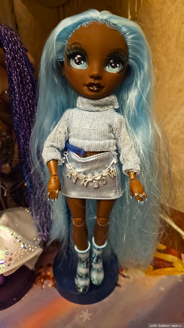 Девочка с голубыми волосами Робин | Бэйбики Девочка с голубыми волосами Робин (фото 6)