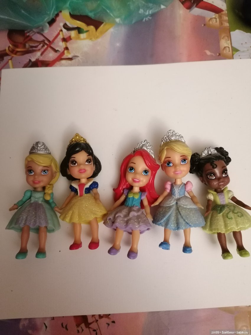 Брелки и маленькие куколки