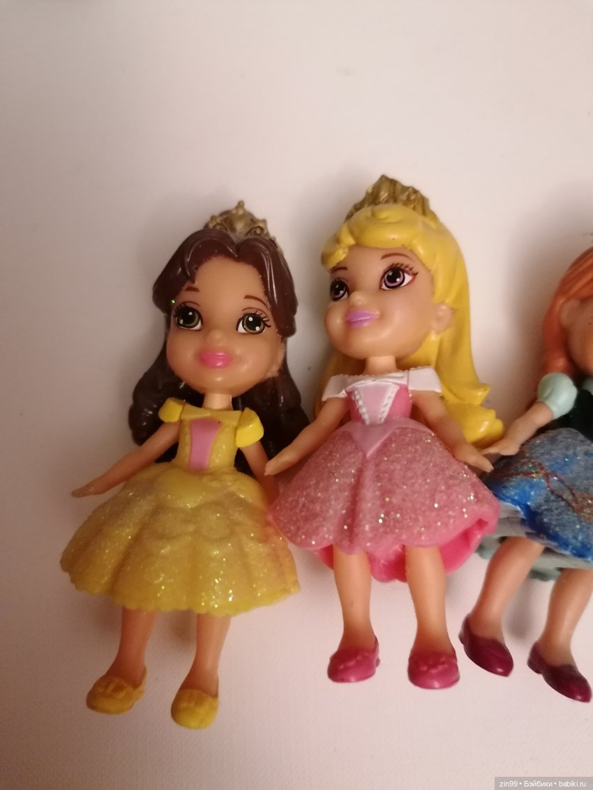 Брелки и маленькие куколки