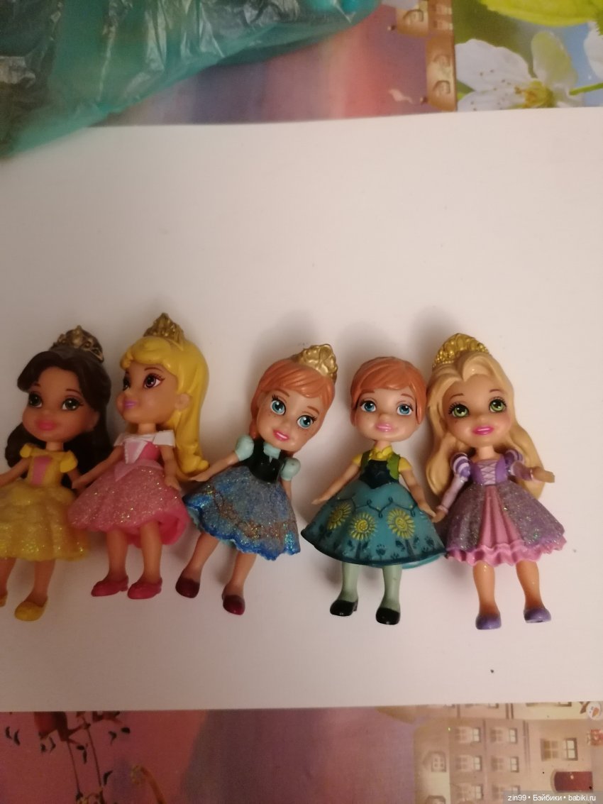 Брелки и маленькие куколки