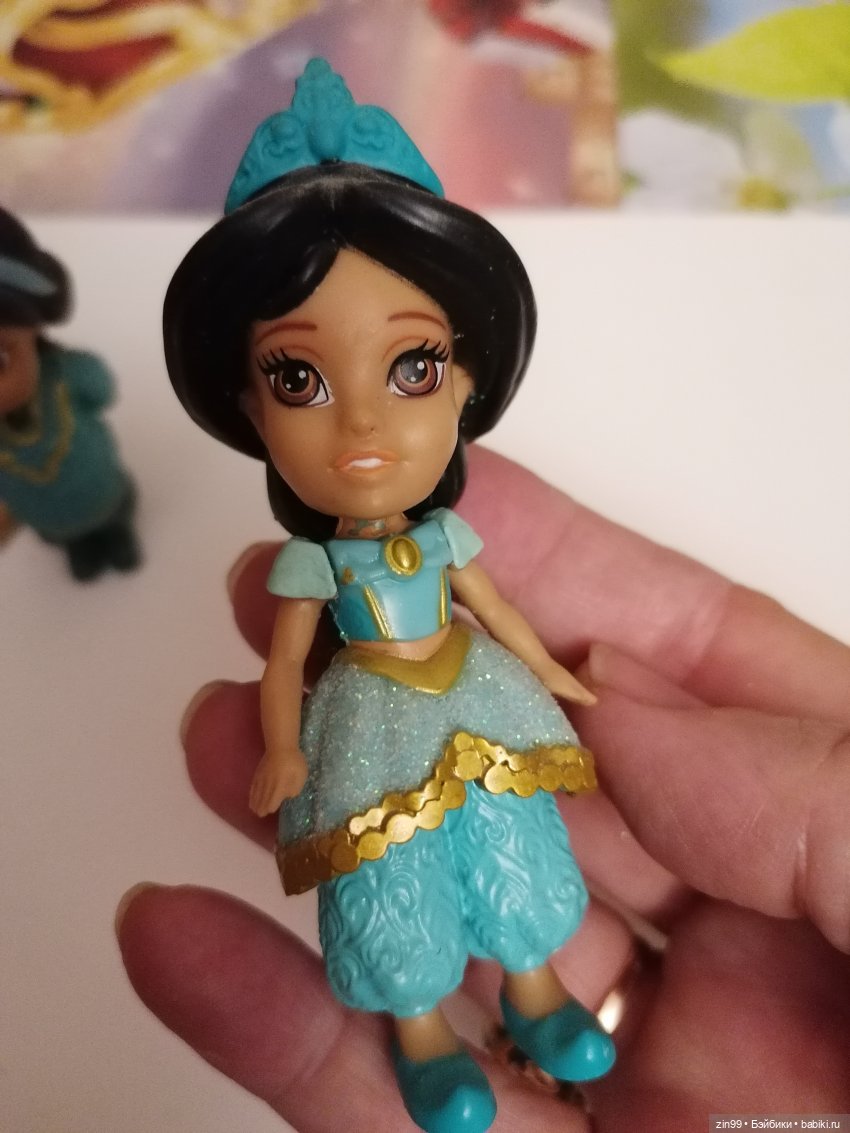 Брелки и маленькие куколки