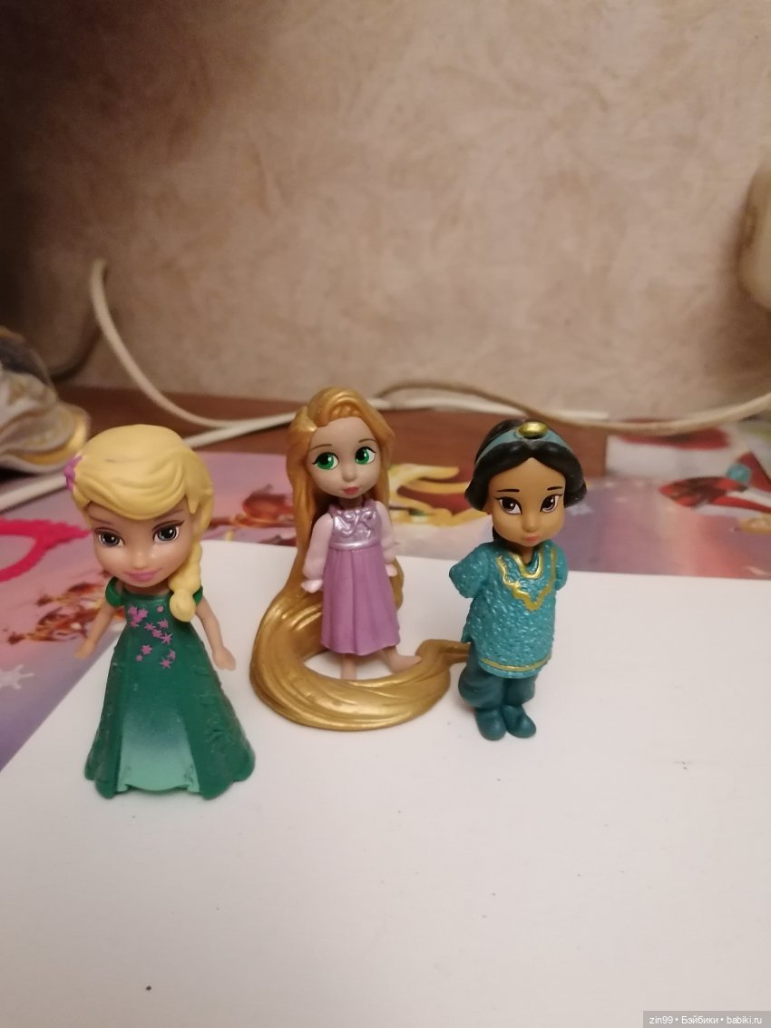 Брелки и маленькие куколки