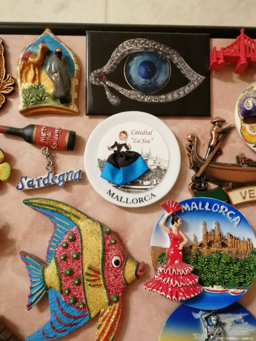 Брелки и маленькие куколки