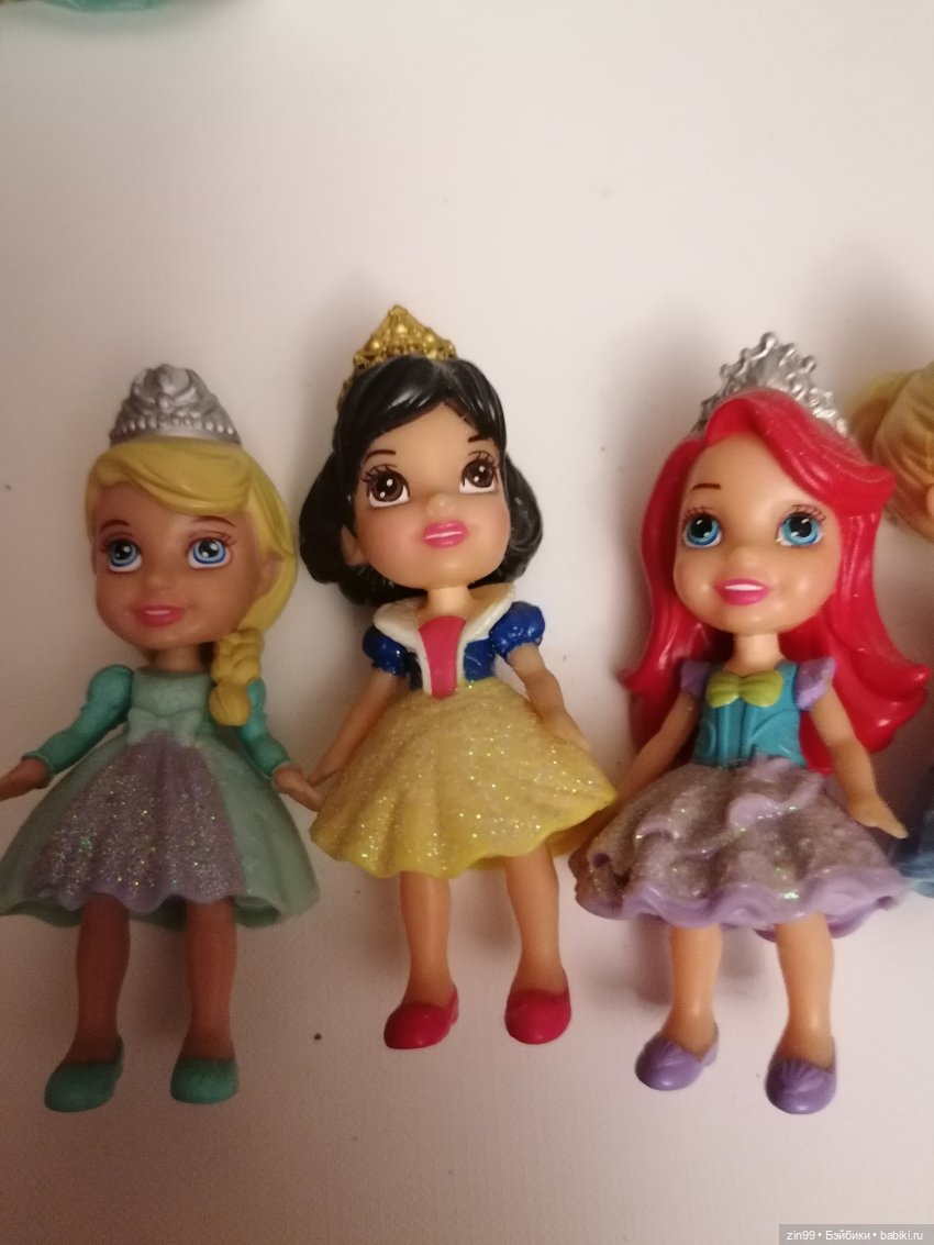 Брелки и маленькие куколки