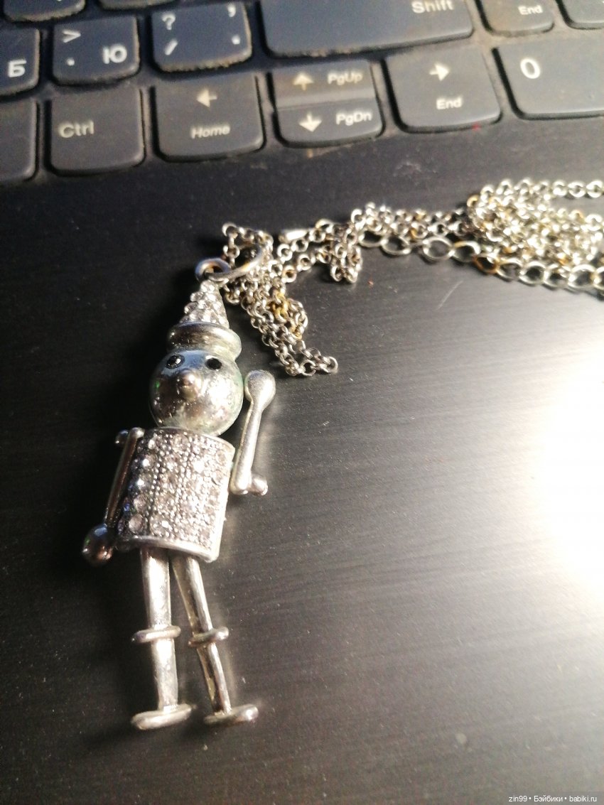 Куколки из проволоки, бусинок и многое другое