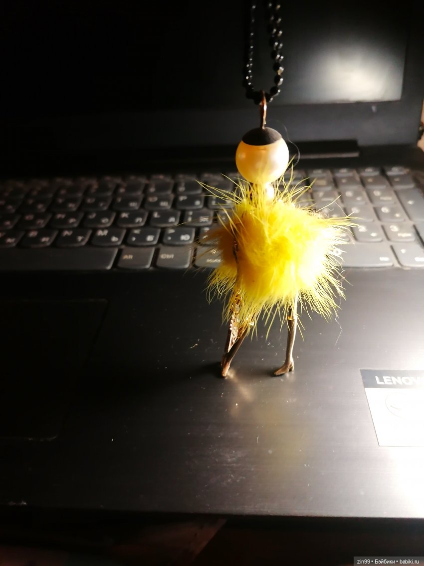 Куколки из проволоки, бусинок и многое другое