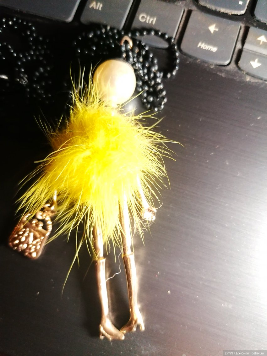 Куколки из проволоки, бусинок и многое другое