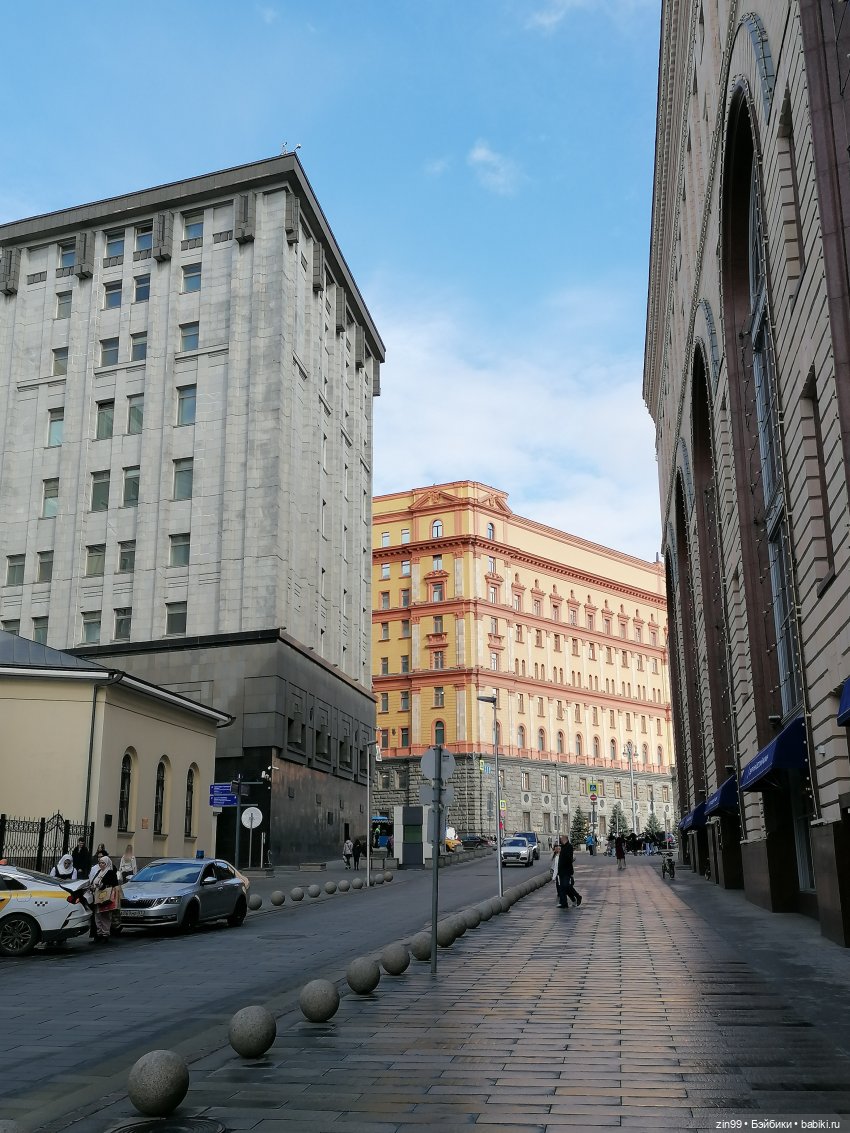 Продолжение прогулки в Детский магазин