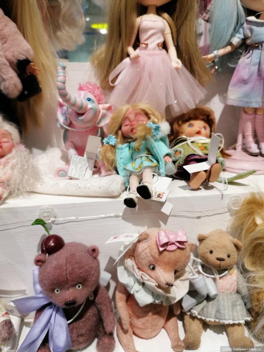 Продолжение прогулки в Детский магазин